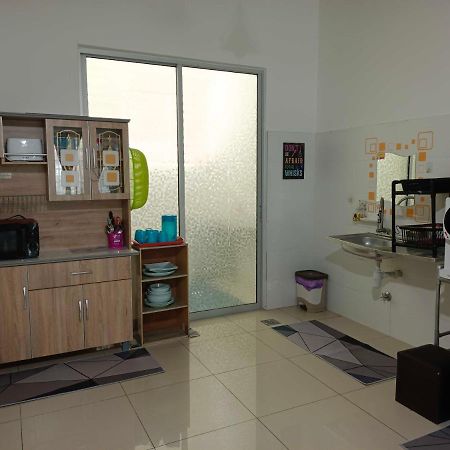 Homestay Dtepian Bayu Bandar Seri Impian Keluang Exterior photo