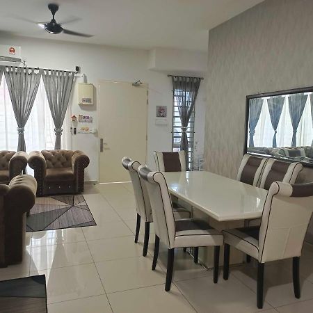 Homestay Dtepian Bayu Bandar Seri Impian Keluang Exterior photo