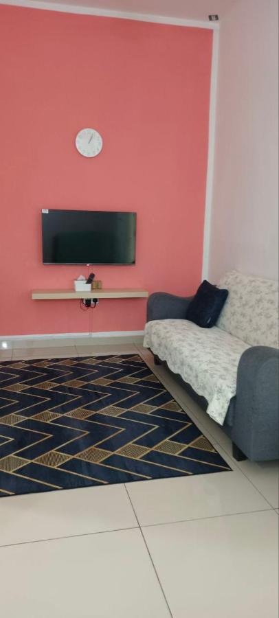 Homestay Dtepian Bayu Bandar Seri Impian Keluang Exterior photo