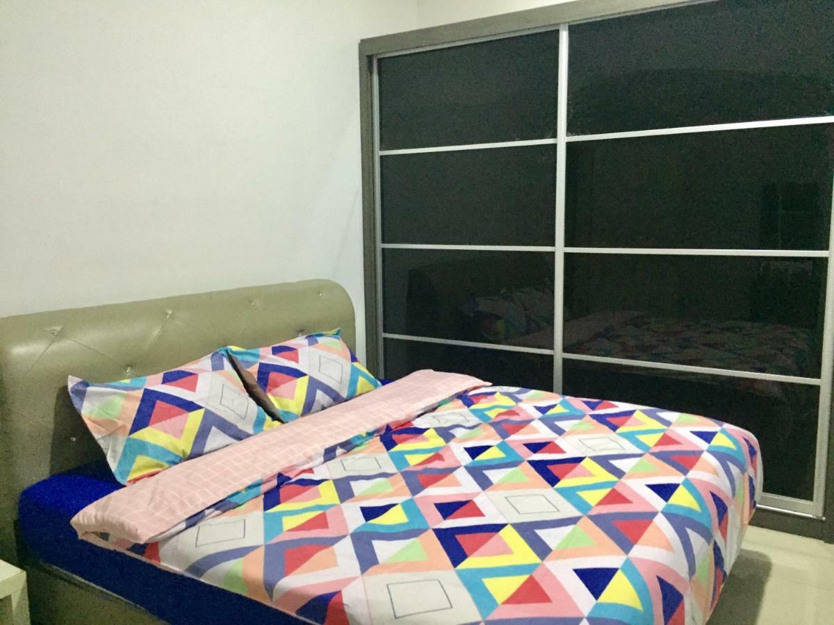 Homestay Dtepian Bayu Bandar Seri Impian Keluang Exterior photo