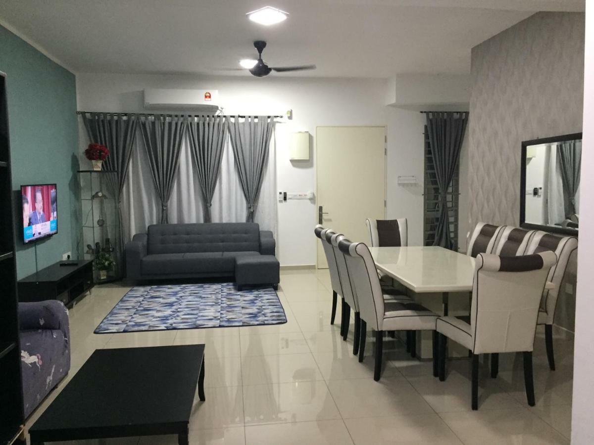 Homestay Dtepian Bayu Bandar Seri Impian Keluang Exterior photo