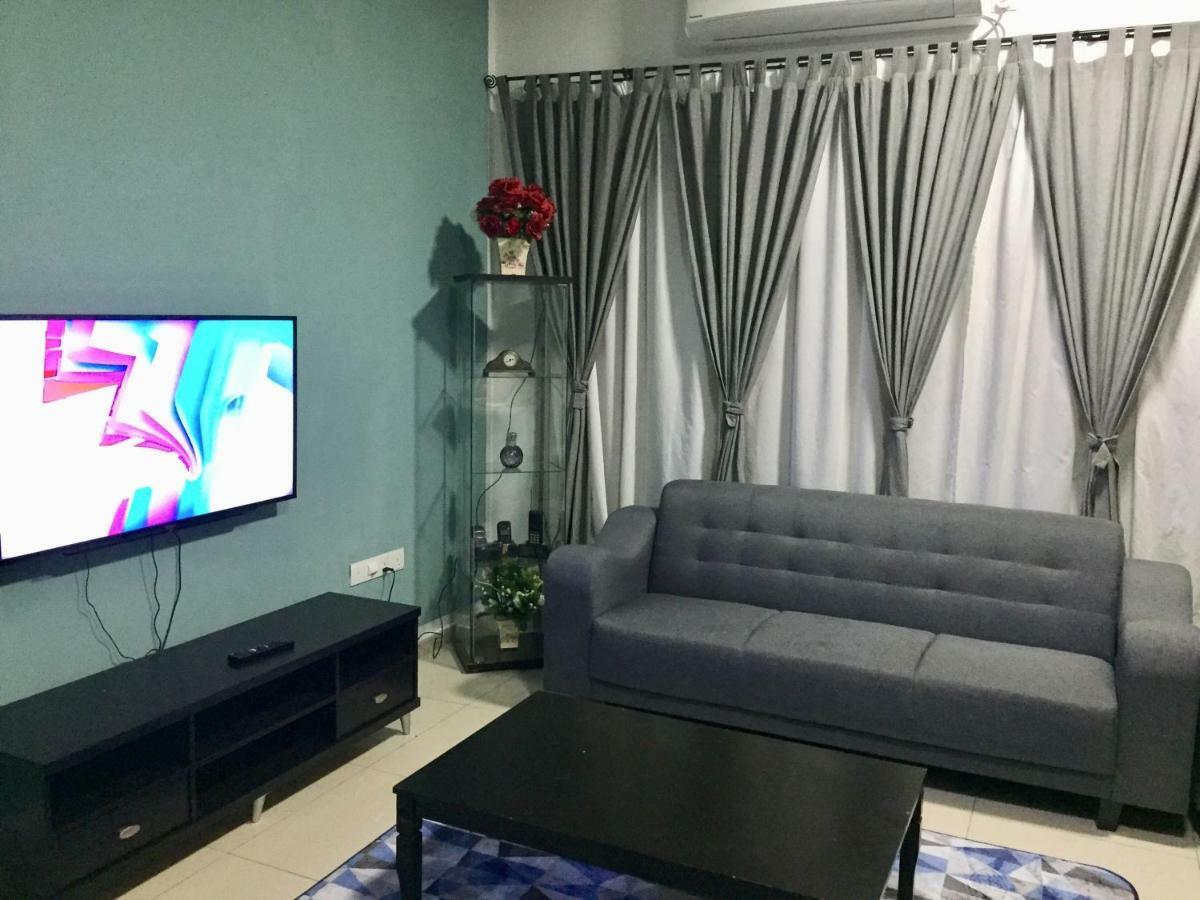Homestay Dtepian Bayu Bandar Seri Impian Keluang Exterior photo