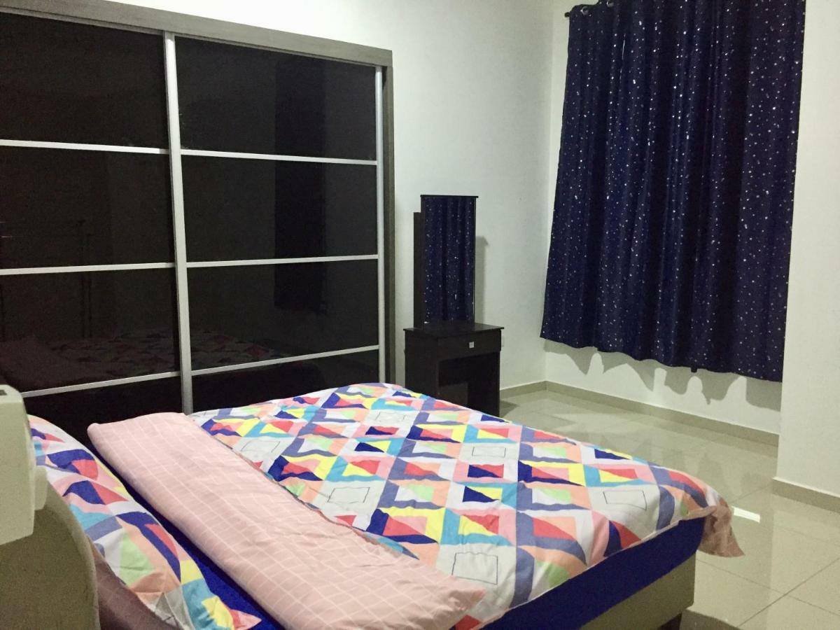 Homestay Dtepian Bayu Bandar Seri Impian Keluang Exterior photo