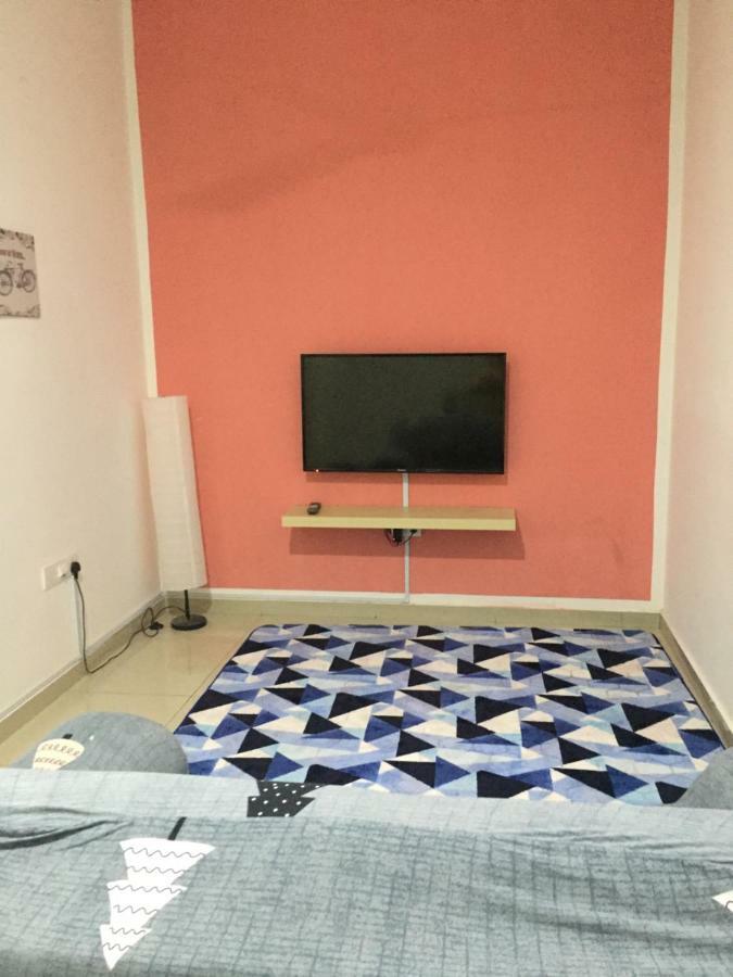 Homestay Dtepian Bayu Bandar Seri Impian Keluang Exterior photo