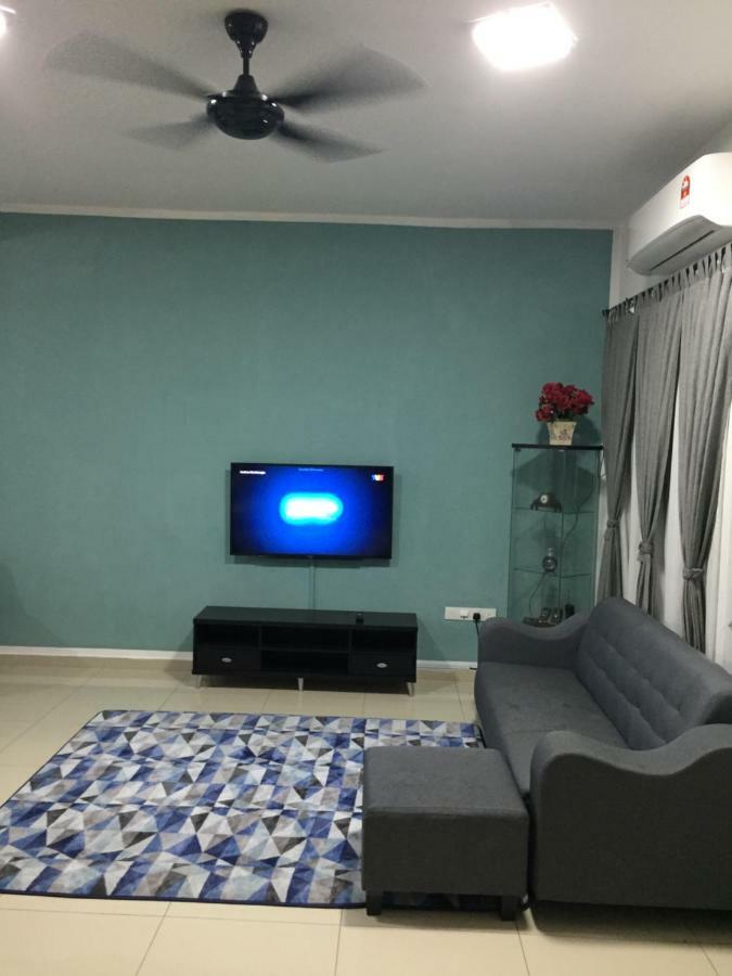 Homestay Dtepian Bayu Bandar Seri Impian Keluang Exterior photo